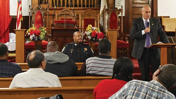Officers address homicide, race, community policing at Rox meeting