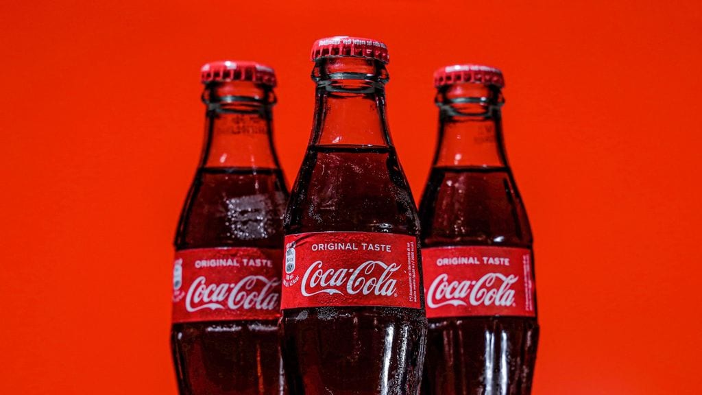 advertisements for coca cola