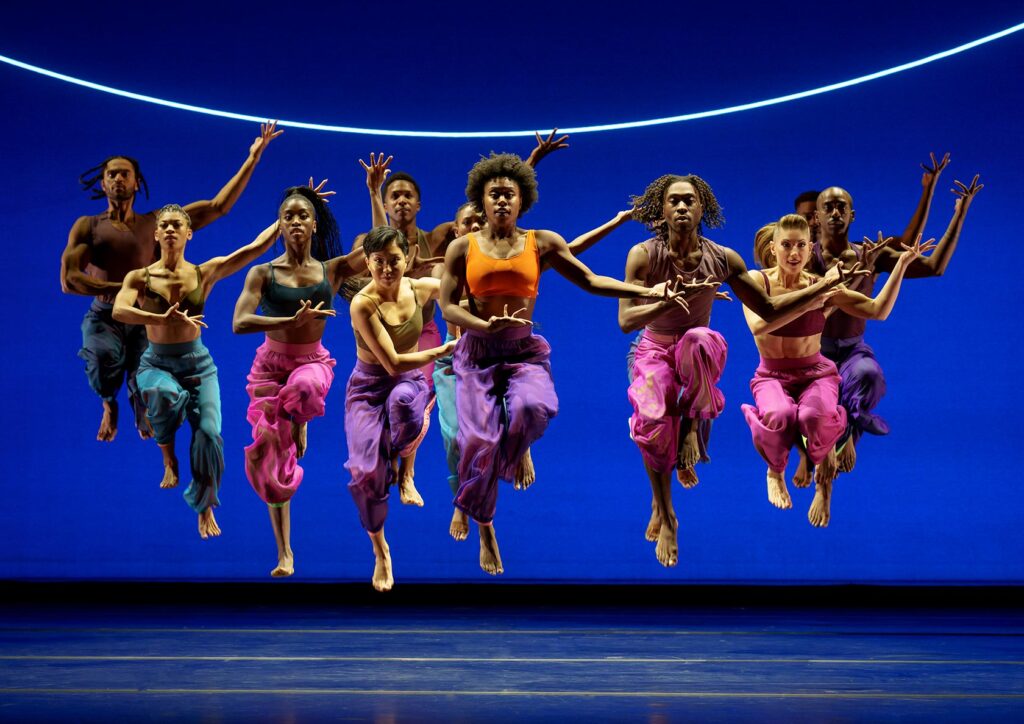 Alvin Ailey  Dance Theater 写真集