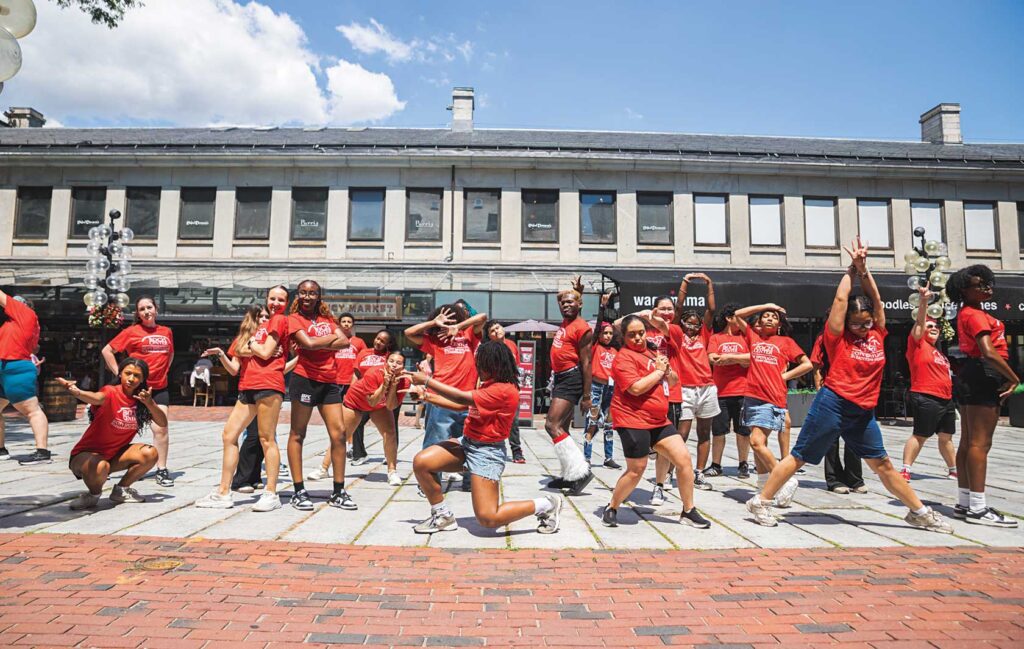 Turning youth into leaders through arts, advocacy and flash mobs Turning youth into leaders through arts, advocacy and flash mobs