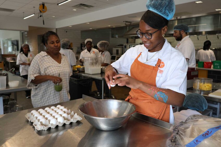 Pop-up restaurant run by high school teens dishes out top-notch food
